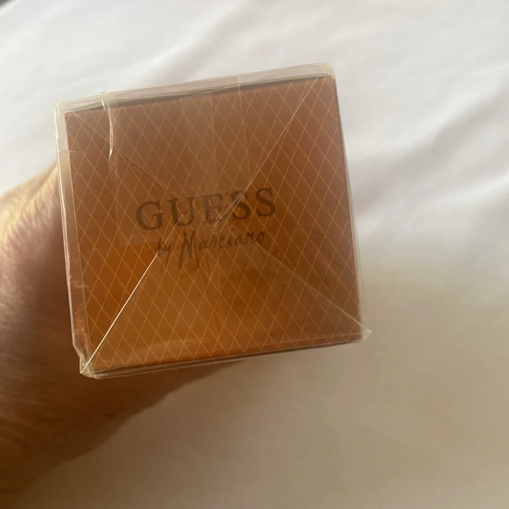 Guess By Marciano - Picture 4 of 4